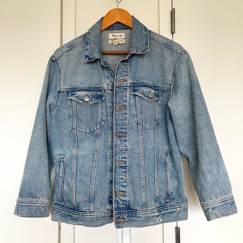 Madewell The Oversized Trucker Jean Jacket in Akenside Wash Size Small